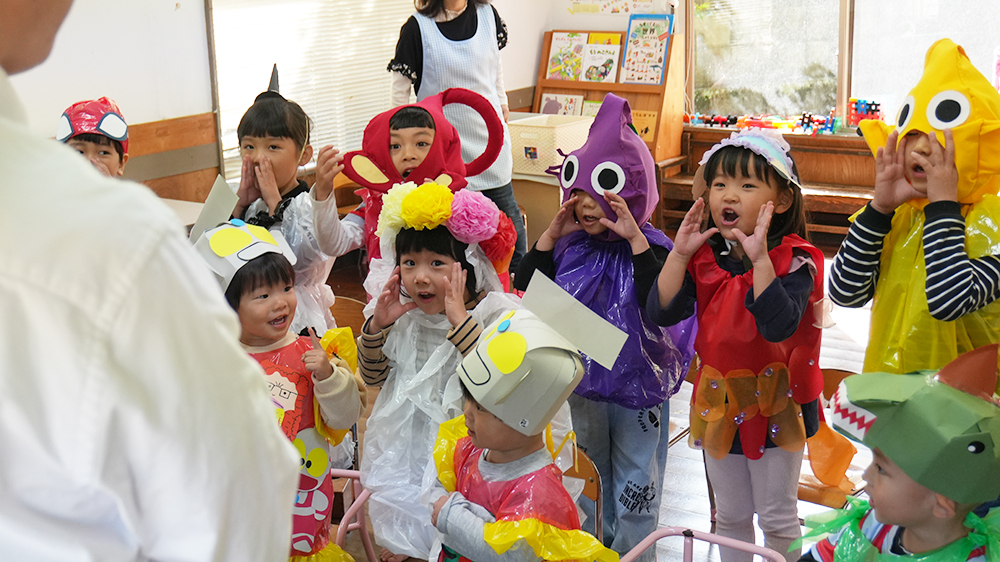 画像：読み聞かせの様子