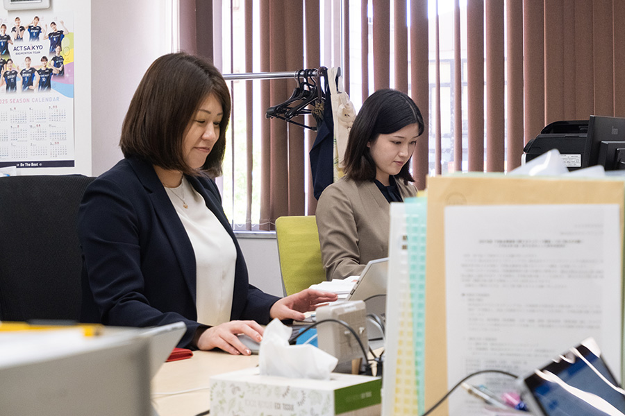 画像：女性社員
