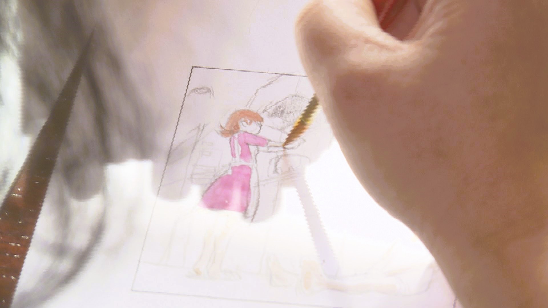 画像：絵を描く手元