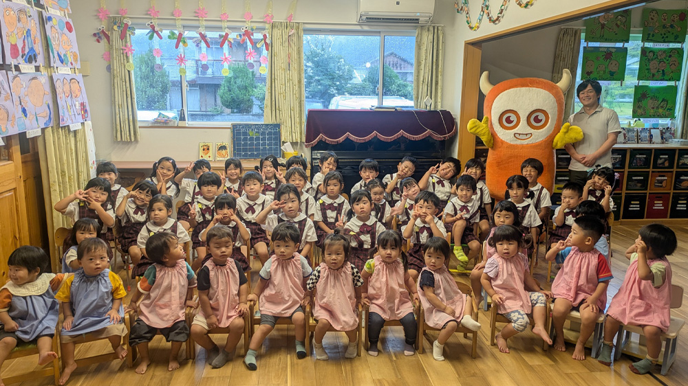 画像：読み聞かせの様子